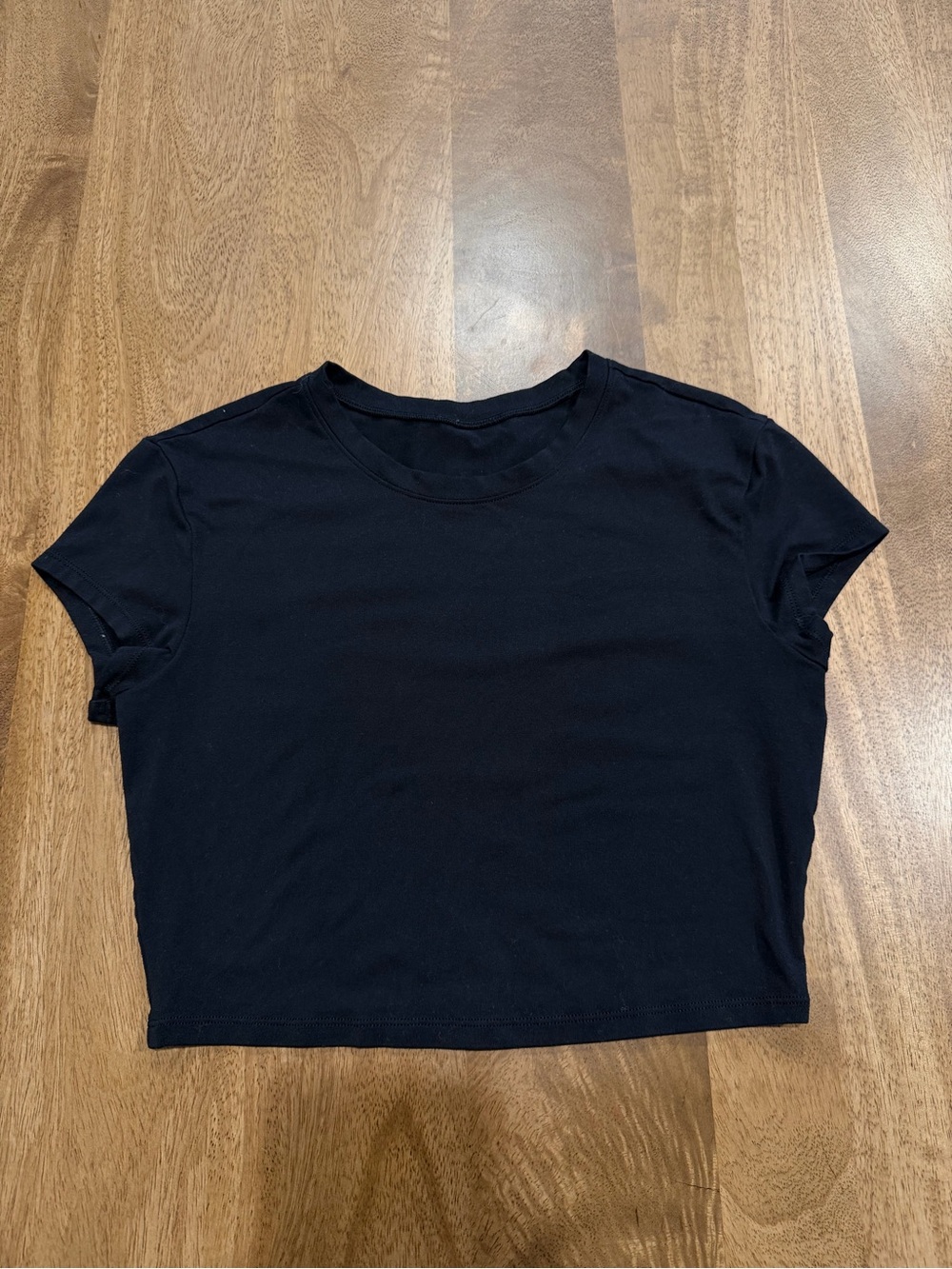 Alo Black Cropped Crewneck Tee